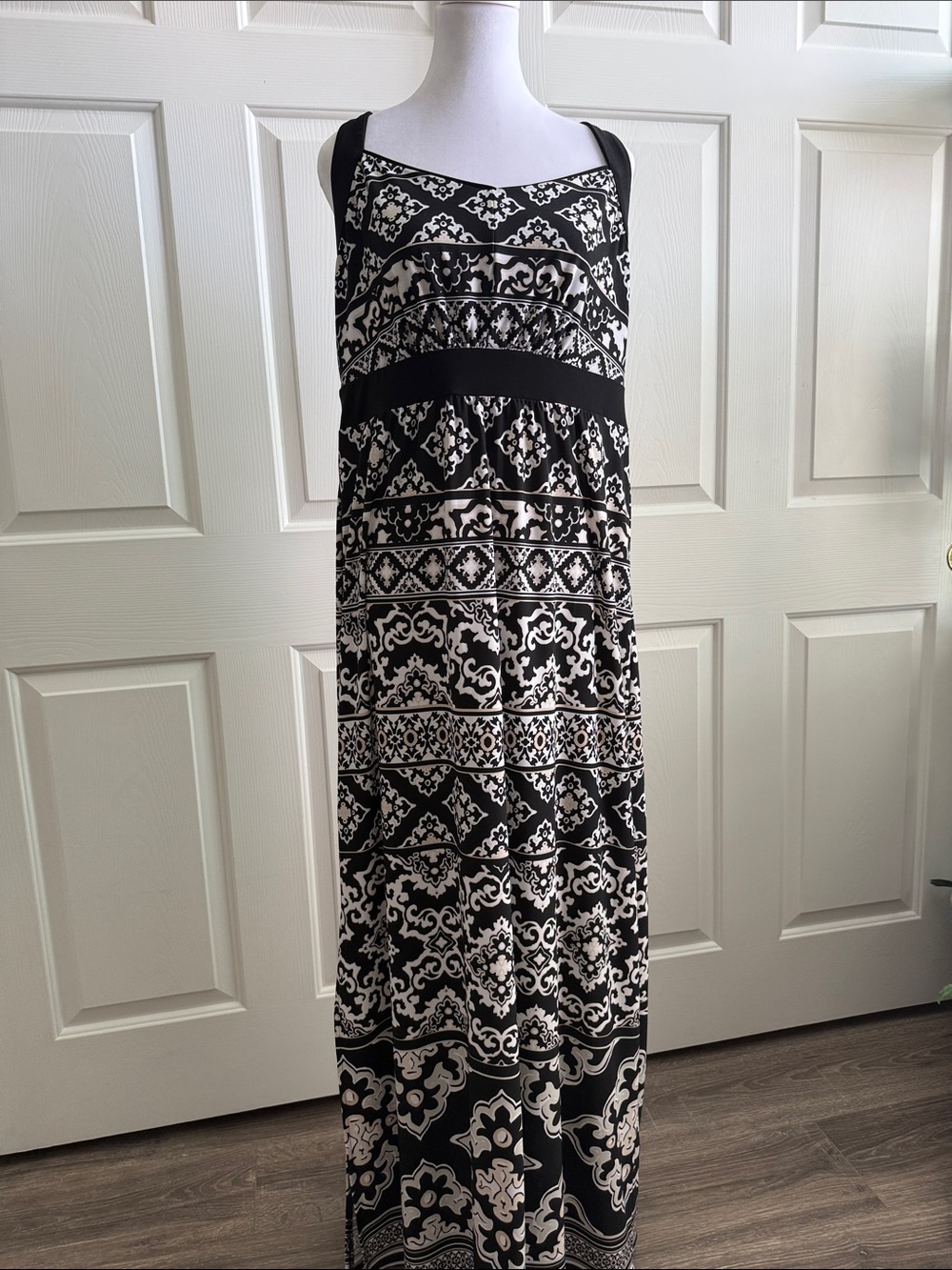 White House Black Market Black and White Sleeveless Patterned Maxi Dress
